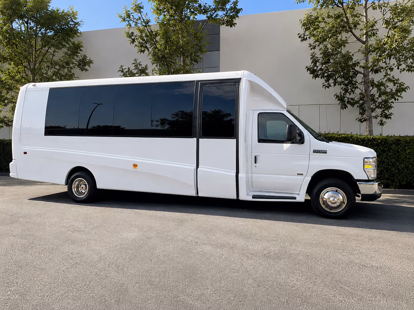 employee shuttle buses for wichita falls companies and shift workers