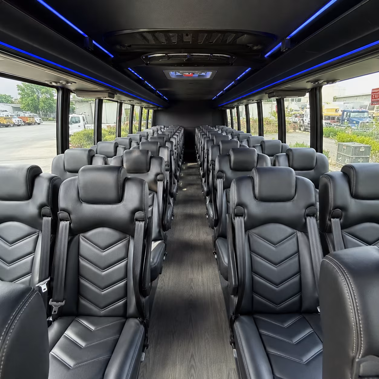 minibus wine tours to montague county vineyards and tasting rooms